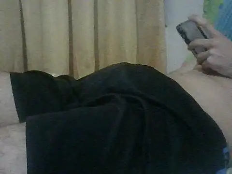 Snapshot of Juan2323hot chatting on 04/09/26, 03:39 Juan2323hot online show from 04/09/26, 03:39