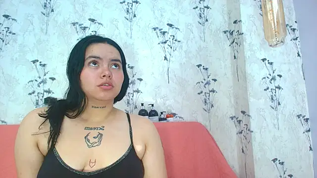 Snapshot of Mia_candy_0 chatting on 02/08/25, 12:06 Mia candy 0 online show from 02/08/25, 12:06