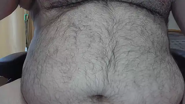 Snapshot of daddylove2024 chatting on 10/19/25, 12:28 daddylove2024 online show from 10/19/25, 12:28