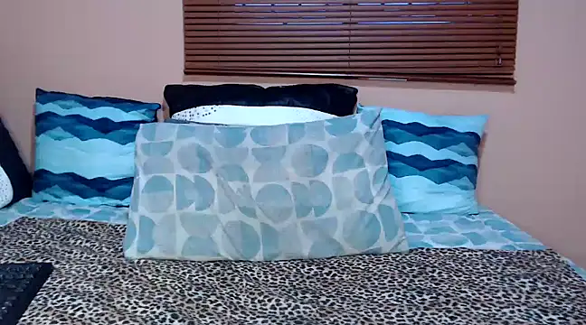 LONGBLKCLIT36 online show from 02/18/25, 04:48