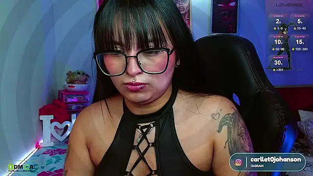Snapshot of Miss_scarllet_ chatting on 03/10/25, 01:32 Miss scarllet online show from 03/10/25, 01:32