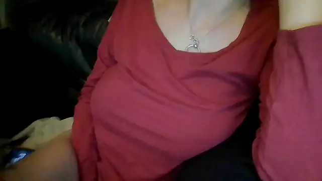 indie-rayne online show from 04/12/26, 12:04