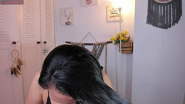 Snapshot of anaruiz_ chatting on 11/08/25, 02:12 anaruiz online show from 11/08/25, 02:12