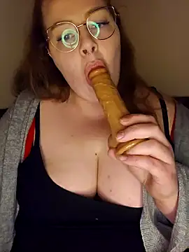 Snapshot of _Julie_x chatting on 12/11/24, 04:42 Julie x online show from 12/11/24, 04:42