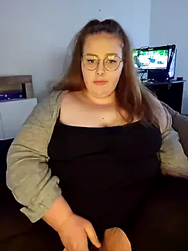 Snapshot of _Julie_x chatting on 12/14/24, 01:59 Julie x online show from 12/14/24, 01:59