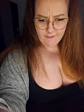 Snapshot of _Julie_x chatting on 12/19/24, 04:46 Julie x online show from 12/19/24, 04:46