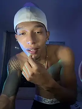 Snapshot of TommyGun_22 chatting on 03/06/25, 12:00 TommyGun 22 online show from 03/06/25, 12:00