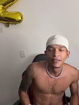 Snapshot of TommyGun_22 chatting on 03/17/25, 12:52 TommyGun 22 online show from 03/17/25, 12:52