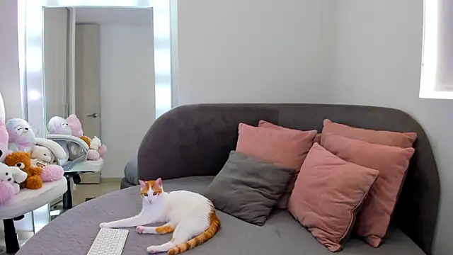 GabyFerrerr online show from 02/02/25, 09:23