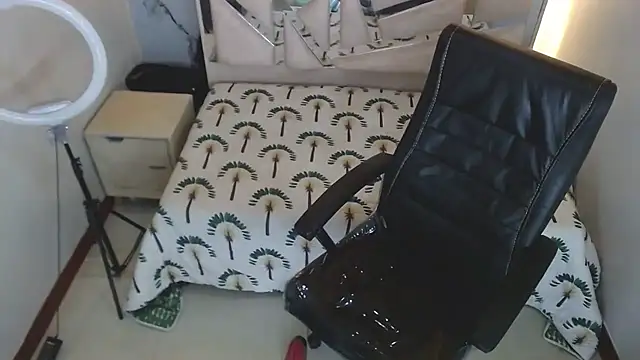 Snapshot of Salome_Milf202 chatting on 09/09/25, 03:17 Salome Milf202 online show from 09/09/25, 03:17