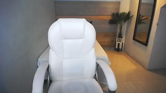 liseth fox online show from 12/12/24, 09:58