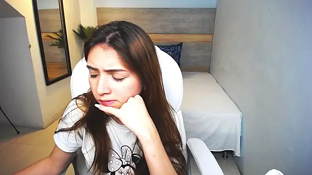 liseth fox online show from 12/20/24, 10:11