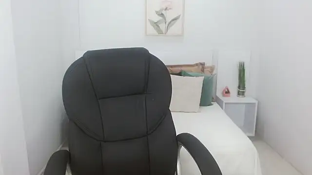 liseth fox online show from 01/31/25, 03:11