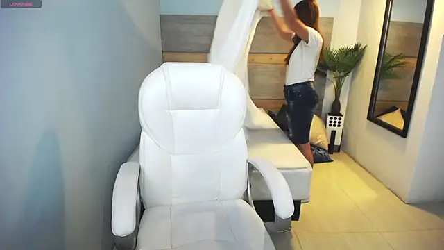 liseth fox online show from 02/27/25, 07:58