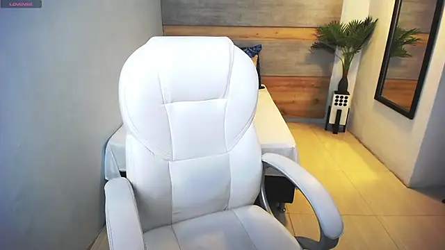 liseth fox online show from 03/14/25, 11:00