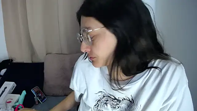 lessliee22  online show from 03/27/26, 08:26