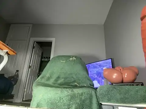 ChiRaqb8 online show from 03/31/26, 08:04