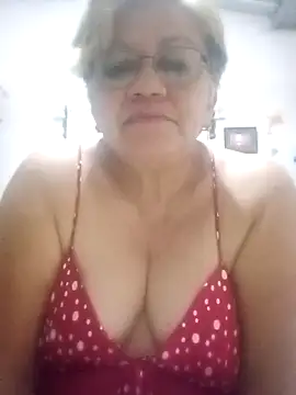 Snapshot of Madrastrahot69 chatting on 09/20/25, 02:01 Madrastrahot69 online show from 09/20/25, 02:01