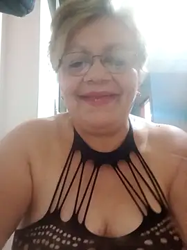 Snapshot of Madrastrahot69 chatting on 09/23/25, 02:36 Madrastrahot69 online show from 09/23/25, 02:36