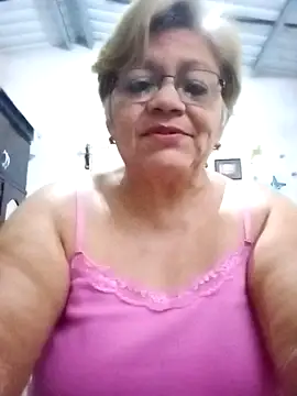 Snapshot of Madrastrahot69 chatting on 10/08/25, 01:14 Madrastrahot69 online show from 10/08/25, 01:14