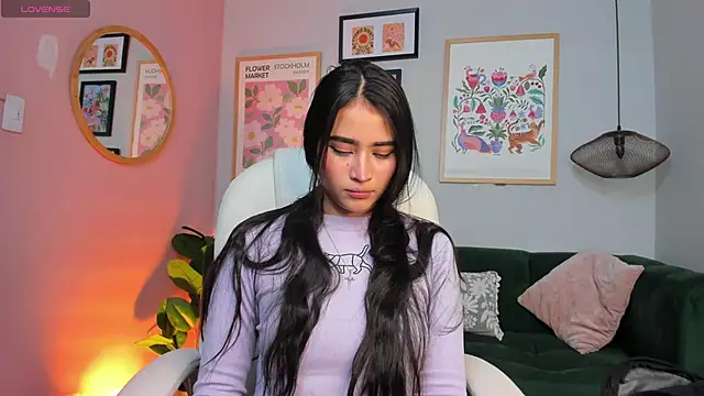 Snapshot of lara_madisson chatting on 12/20/24, 02:19 lara madisson online show from 12/20/24, 02:19