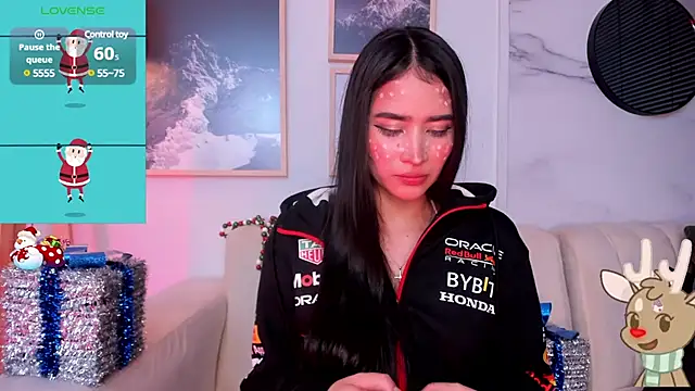 Snapshot of lara_madisson chatting on 12/29/24, 11:40 lara madisson online show from 12/29/24, 11:40