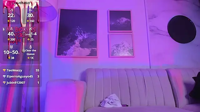 Snapshot of lara_madisson chatting on 01/24/25, 08:13 lara madisson online show from 01/24/25, 08:13