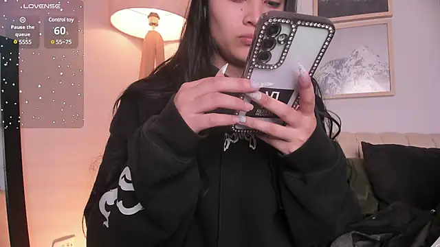 Snapshot of lara_madisson chatting on 03/11/25, 06:21 lara madisson online show from 03/11/25, 06:21