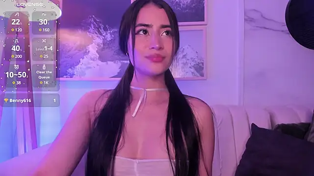 Snapshot of lara_madisson chatting on 03/13/25, 08:37 lara madisson online show from 03/13/25, 08:37