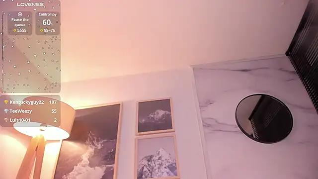 Snapshot of lara_madisson chatting on 03/22/25, 08:29 lara madisson online show from 03/22/25, 08:29