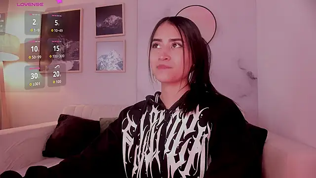 Snapshot of lara_madisson chatting on 10/20/25, 05:52 lara madisson online show from 10/20/25, 05:52