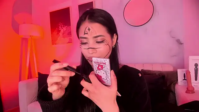 Snapshot of lara_madisson chatting on 10/30/25, 08:27 lara madisson online show from 10/30/25, 08:27