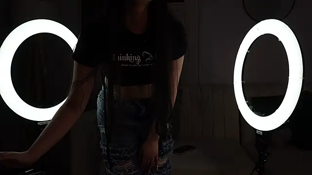 Snapshot of lara_madisson chatting on 11/10/25, 04:55 lara madisson online show from 11/10/25, 04:55