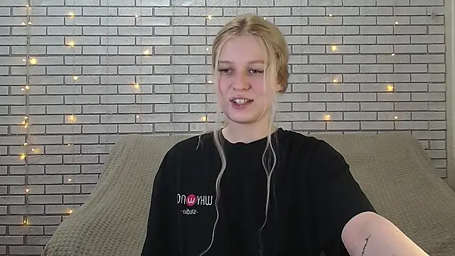 EmiliaDuchess online show from 12/10/24, 11:54