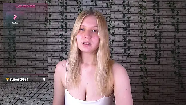 EmiliaDuchess online show from 10/13/25, 09:53