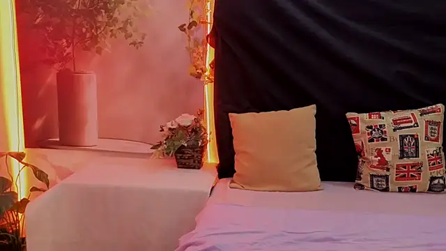 Snapshot of sexybaby22111 chatting on 03/03/25, 12:59 sexybaby22111 online show from 03/03/25, 12:59