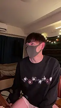 Snapshot of poketkuma chatting on 10/24/25, 03:41 poketkuma online show from 10/24/25, 03:41