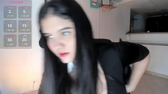 Snapshot of lilpervertgirl chatting on 11/05/25, 06:02 lilpervertgirl online show from 11/05/25, 06:02