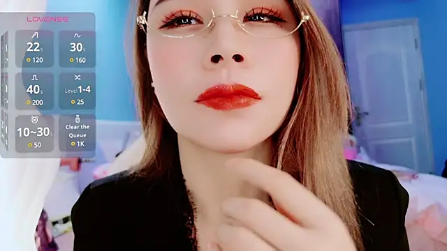 HU131452 online show from 12/12/24, 08:32