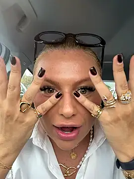 Arabellalee23 online show from 10/04/25, 01:20