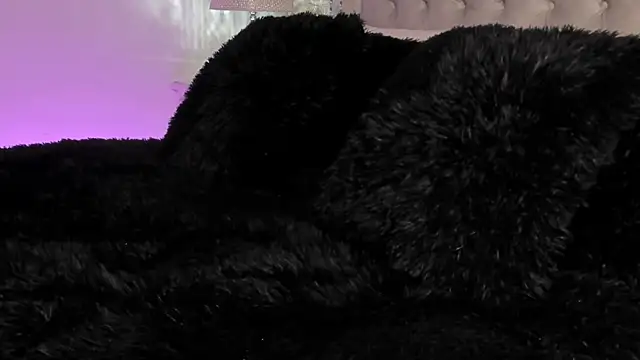 Snapshot of Kev_jenner chatting on 02/14/25, 02:28 Kev jenner online show from 02/14/25, 02:28