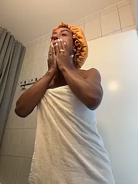 Snapshot of touchm_cockhard chatting on 03/11/26, 10:32 touchm cockhard online show from 03/11/26, 10:32