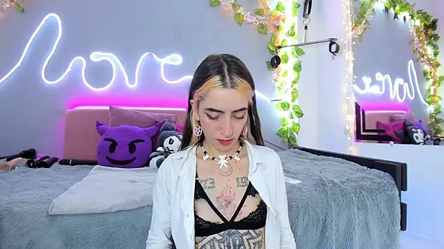 Snapshot of YouliteSllut2 chatting on 02/21/25, 03:34 YouliteSllut2 online show from 02/21/25, 03:34