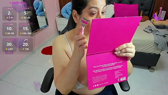 Snapshot of MEYLAGIA chatting on 06/19/26, 03:11 MEYLAGIA online show from 06/19/26, 03:11