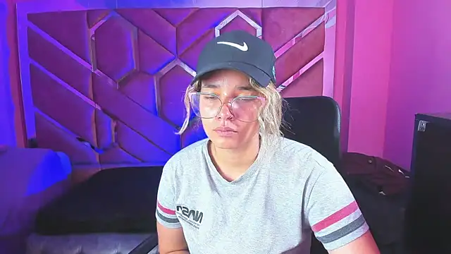 Olivia Fox69 online show from 02/19/25, 03:06