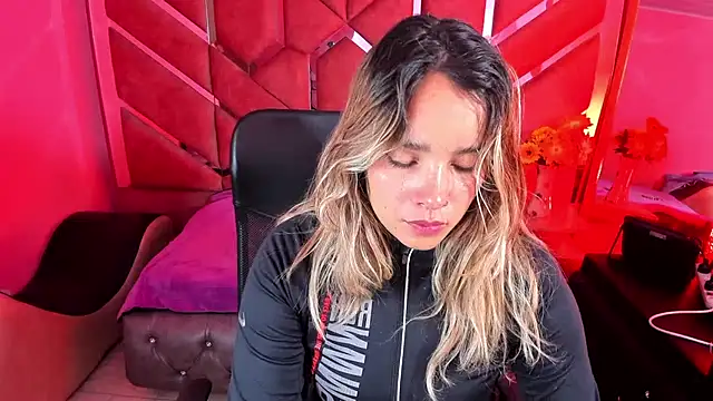 Olivia Fox69 online show from 11/07/25, 02:22