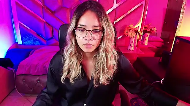 Olivia Fox69 online show from 11/23/25, 03:39