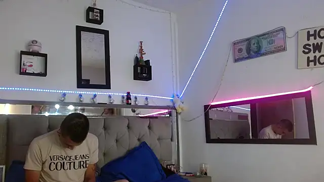 parejacaliente20154 online show from 03/19/25, 12:01