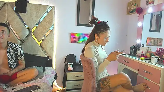 parejacaliente20154 online show from 11/13/25, 12:37