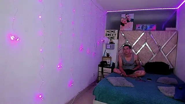 parejacaliente20154 online show from 02/24/26, 11:08